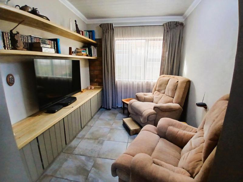 3 Bedroom Property for Sale in Stilbaai Wes Western Cape
